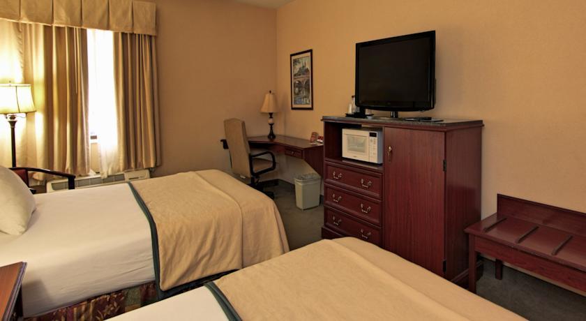 Hotel Baymont By Wyndham South Bend Near Notre Dame Exterior foto