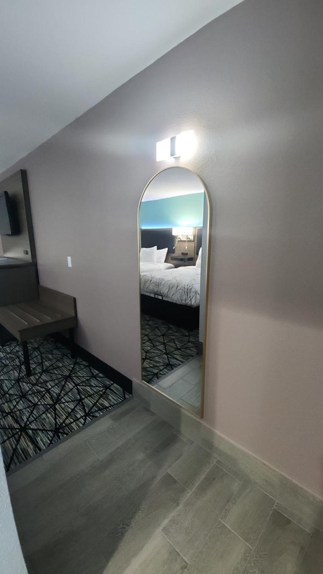 Hotel Baymont By Wyndham South Bend Near Notre Dame Exterior foto